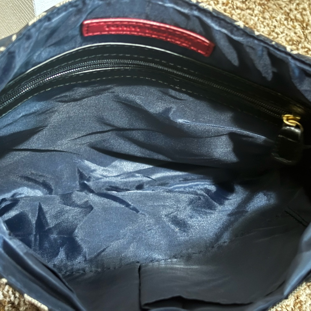 NWT Tommy Hilfiger Monogram Messenger Bag Black and Tan - Picture 4 of 9
